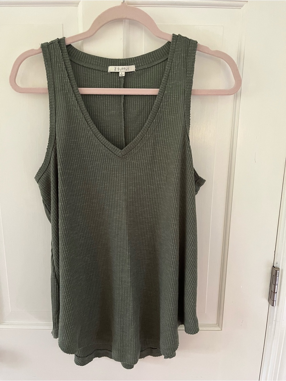🌟ZSupply Green VNeck Tank Size Large